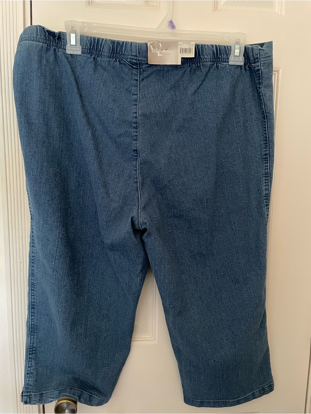 Women’s Mid-Rise Dark Blue Denim Capri Jeans White Stag Nwt Sz18 Plus White Stag — image 2 of 2